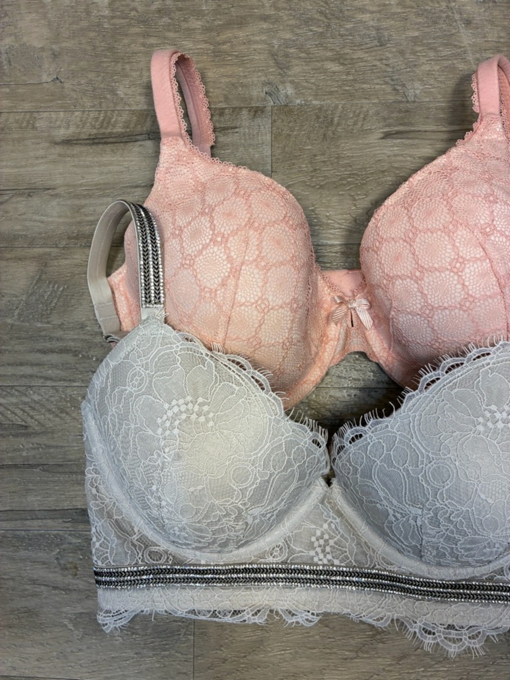 Victoria Secret 2 Lace Bras Lightly Lined Demi Perfect Coverage Shine Strap - Picture 3 of 10